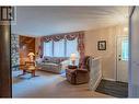 2504 14Th  Avenue, Castlegar, BC  - Indoor Photo Showing Living Room 