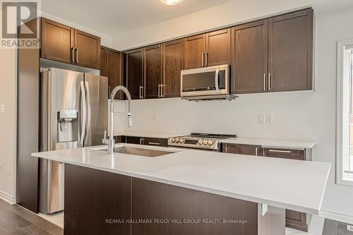 88 Village Gate Drive, Wasaga Beach, ON - Indoor Photo Showing Kitchen With Stainless Steel Kitchen With Upgraded Kitchen