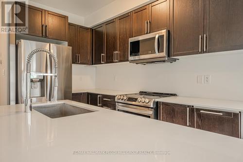 88 Village Gate Drive, Wasaga Beach, ON - Indoor Photo Showing Kitchen With Stainless Steel Kitchen