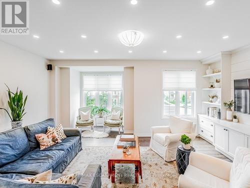 3357 Carding Mill Trail, Oakville, ON - Indoor Photo Showing Living Room