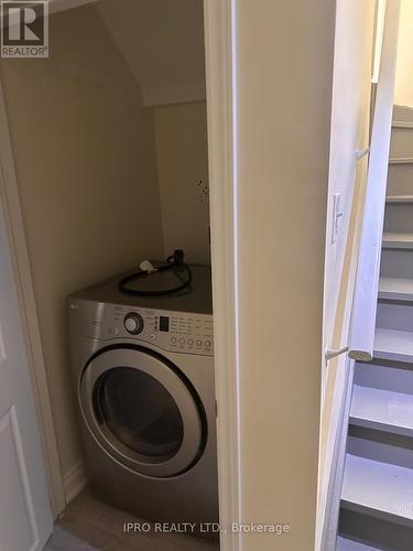 Bsmt - 15 Baby Pointe Trail, Brampton, ON - Indoor Photo Showing Laundry Room