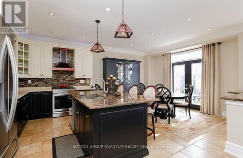 3106 Cardross Court, Oakville, ON - Indoor Photo Showing Kitchen With Upgraded Kitchen