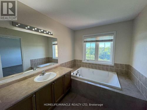 13 - 18 Bay Breeze Drive, Brampton (Sandringham-Wellington), ON - Indoor Photo Showing Bathroom