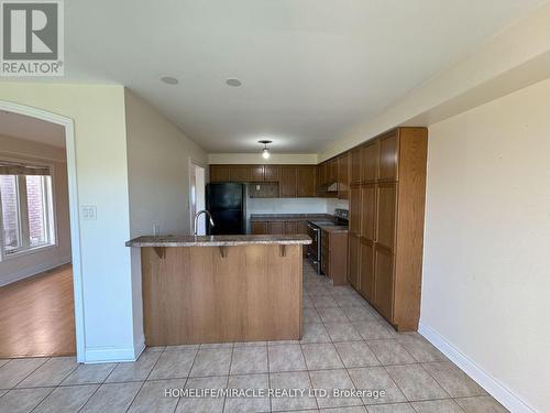 13 - 18 Bay Breeze Drive, Brampton, ON - Indoor Photo Showing Kitchen