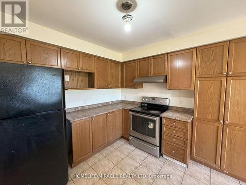 13 - 18 Bay Breeze Drive, Brampton (Sandringham-Wellington), ON - Indoor Photo Showing Kitchen