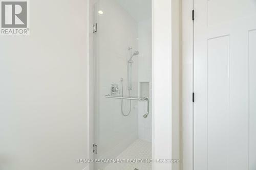 42 Bowshelm Court, Mississauga, ON - Indoor Photo Showing Bathroom