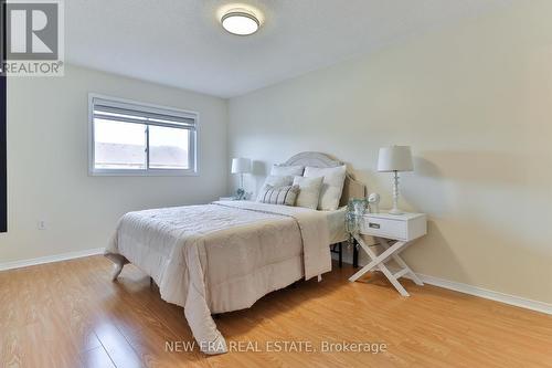 6113 Rowers Crescent, Mississauga, ON - Indoor Photo Showing Bedroom