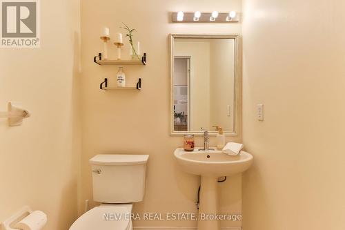 6113 Rowers Crescent, Mississauga, ON - Indoor Photo Showing Bathroom