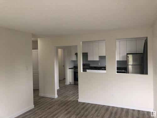 11045 129 St Nw, Edmonton, AB - Indoor Photo Showing Kitchen