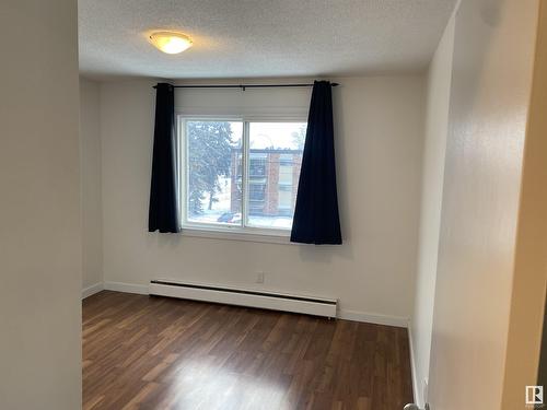 11045 129 St Nw, Edmonton, AB - Indoor Photo Showing Other Room