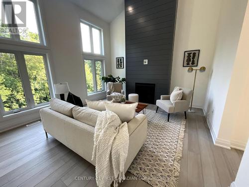 44 Greene Street, South Huron (Exeter), ON - Indoor Photo Showing Living Room