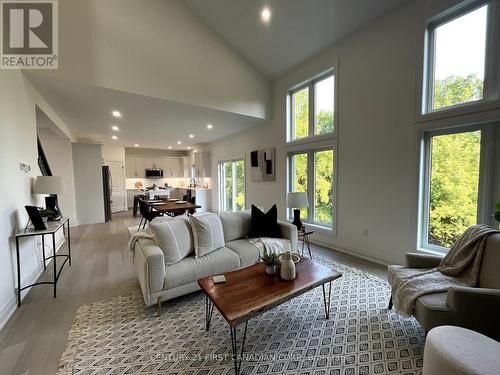 44 Greene Street, South Huron (Exeter), ON - Indoor Photo Showing Living Room