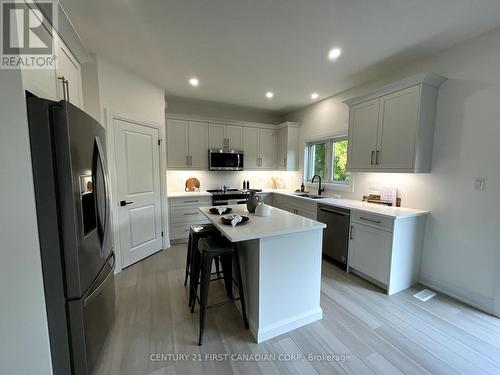 44 Greene Street, South Huron (Exeter), ON - Indoor Photo Showing Kitchen