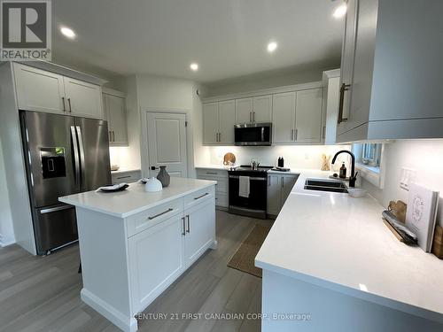 44 Greene Street, South Huron (Exeter), ON - Indoor Photo Showing Kitchen With Double Sink With Upgraded Kitchen