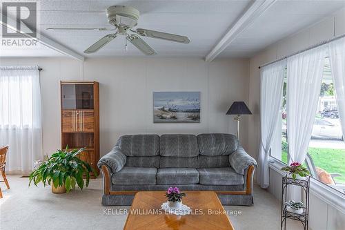 255 Highland Springs Street, Lambton Shores (Grand Bend), ON - Indoor Photo Showing Living Room