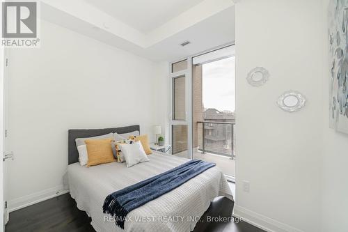 411 - 293 The Kingsway, Toronto (Edenbridge-Humber Valley), ON - Indoor Photo Showing Bedroom