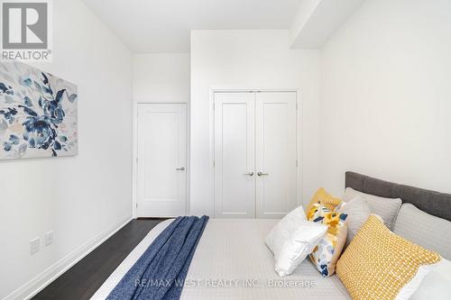 411 - 293 The Kingsway, Toronto (Edenbridge-Humber Valley), ON - Indoor Photo Showing Bedroom