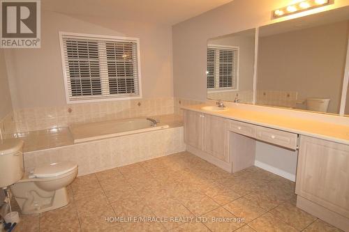 Upper - 94 Vintage Gate, Brampton (Fletcher'S Creek Village), ON - Indoor Photo Showing Bathroom