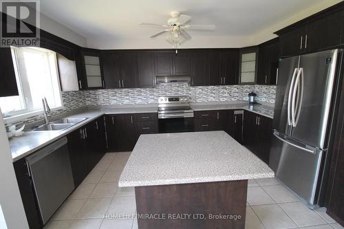 Upper - 94 Vintage Gate, Brampton, ON - Indoor Photo Showing Kitchen With Double Sink With Upgraded Kitchen