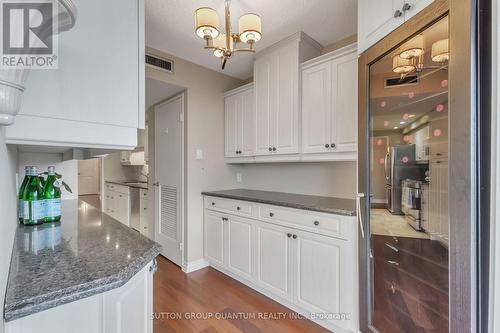 1410 - 1300 Bloor Street, Mississauga (Applewood), ON - Indoor Photo Showing Kitchen