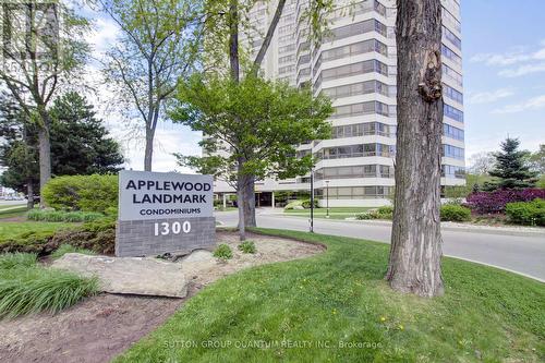 1410 - 1300 Bloor Street, Mississauga (Applewood), ON - Outdoor