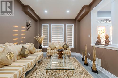 373 Sunny Meadow Boulevard, Brampton, ON - Indoor Photo Showing Living Room