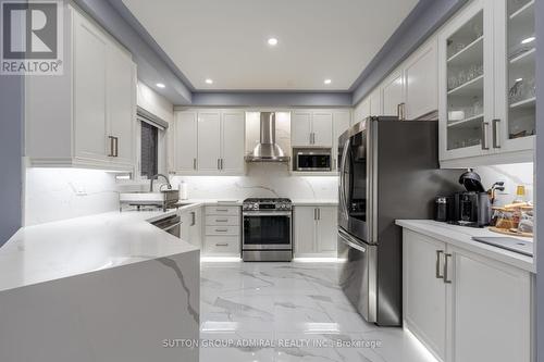 373 Sunny Meadow Boulevard, Brampton (Sandringham-Wellington), ON - Indoor Photo Showing Kitchen With Double Sink With Upgraded Kitchen