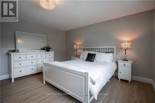 26 Elkwood Drive, Hamilton (Rolston), ON - Indoor Photo Showing Bedroom