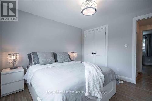 26 Elkwood Drive, Hamilton (Rolston), ON - Indoor Photo Showing Bedroom