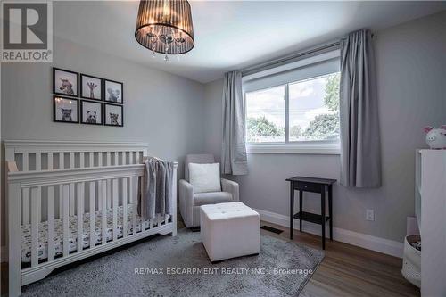 26 Elkwood Drive, Hamilton, ON - Indoor Photo Showing Bedroom