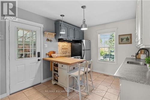 48 Sandra Street, Brantford, ON - Indoor Photo Showing Kitchen