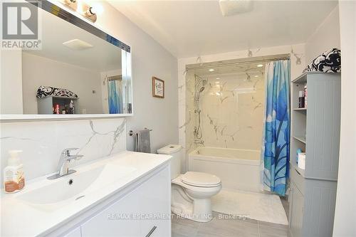 3 Suter Crescent, Hamilton, ON - Indoor Photo Showing Bathroom