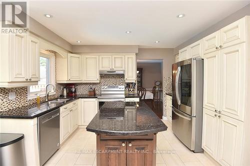 3 Suter Crescent, Hamilton, ON - Indoor Photo Showing Kitchen With Double Sink