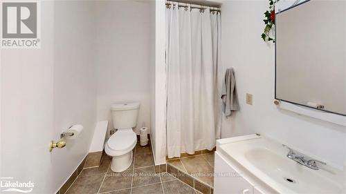 705 Old North Road, Huntsville (Chaffey), ON - Indoor Photo Showing Bathroom