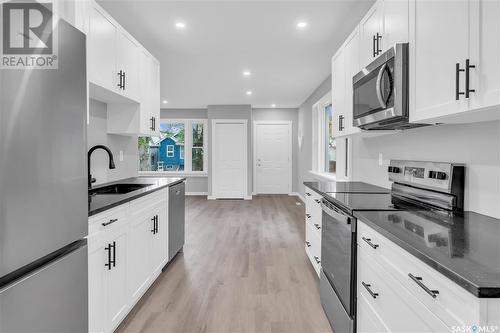 2036 Ottawa Street, Regina, SK - Indoor Photo Showing Kitchen With Upgraded Kitchen