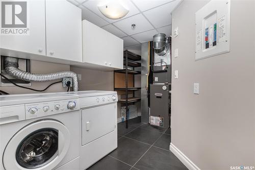 506 157 2Nd Avenue N, Saskatoon, SK - Indoor Photo Showing Laundry Room