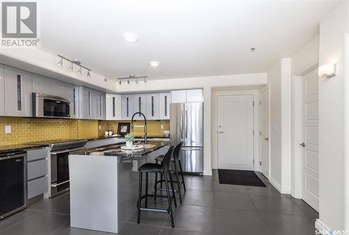 506 157 2Nd Avenue N, Saskatoon, SK - Indoor Photo Showing Kitchen With Stainless Steel Kitchen With Upgraded Kitchen