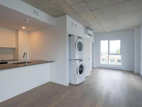 Kitchen - 610-1971 Rue Du Havre, Montréal (Ville-Marie), QC - Indoor Photo Showing Laundry Room