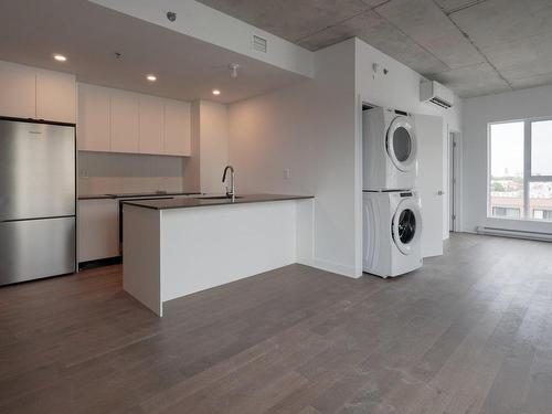 Salle Ã  manger - 610-1971 Rue Du Havre, Montréal (Ville-Marie), QC - Indoor Photo Showing Laundry Room