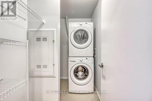 235 - 540 Bur Oak Avenue, Markham (Berczy), ON - Indoor Photo Showing Laundry Room