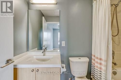 235 - 540 Bur Oak Avenue, Markham (Berczy), ON - Indoor Photo Showing Bathroom