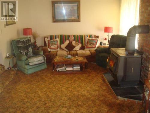 26 Barnes Road, Lumby, BC - Indoor Photo Showing Living Room