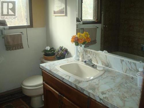 26 Barnes Road, Lumby, BC - Indoor Photo Showing Bathroom