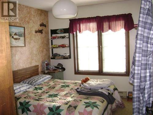 26 Barnes Road, Lumby, BC - Indoor Photo Showing Bedroom