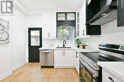 58 Gibson Avenue, Hamilton (Parkview), ON - Indoor Photo Showing Kitchen With Stainless Steel Kitchen With Upgraded Kitchen