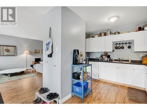 387 Monmouth Drive, Kamloops, BC - Indoor Photo Showing Kitchen With Double Sink