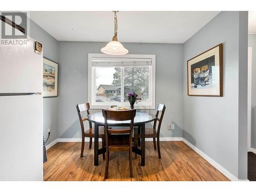 387 Monmouth Drive, Kamloops, BC - Indoor Photo Showing Dining Room