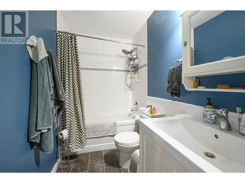 387 Monmouth Drive, Kamloops, BC - Indoor Photo Showing Bathroom