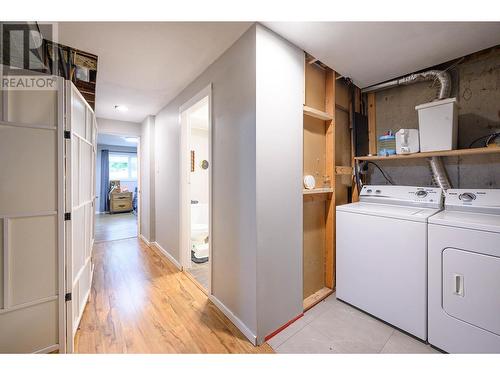 387 Monmouth Drive, Kamloops, BC - Indoor Photo Showing Laundry Room