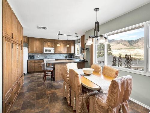 357 Ridge Road, Kamloops, BC - Indoor Photo Showing Dining Room